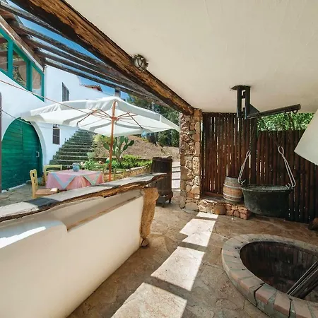 Stunning In W/ 4 Bedrooms Dom wakacyjny