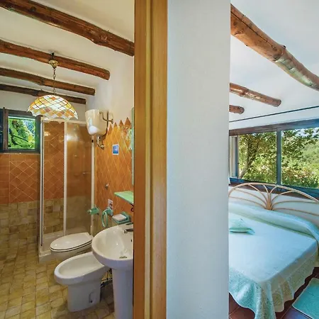 Stunning In W/ 4 Bedrooms Dom wakacyjny Olbia