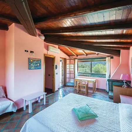 Stunning In W/ 4 Bedrooms Dom wakacyjny